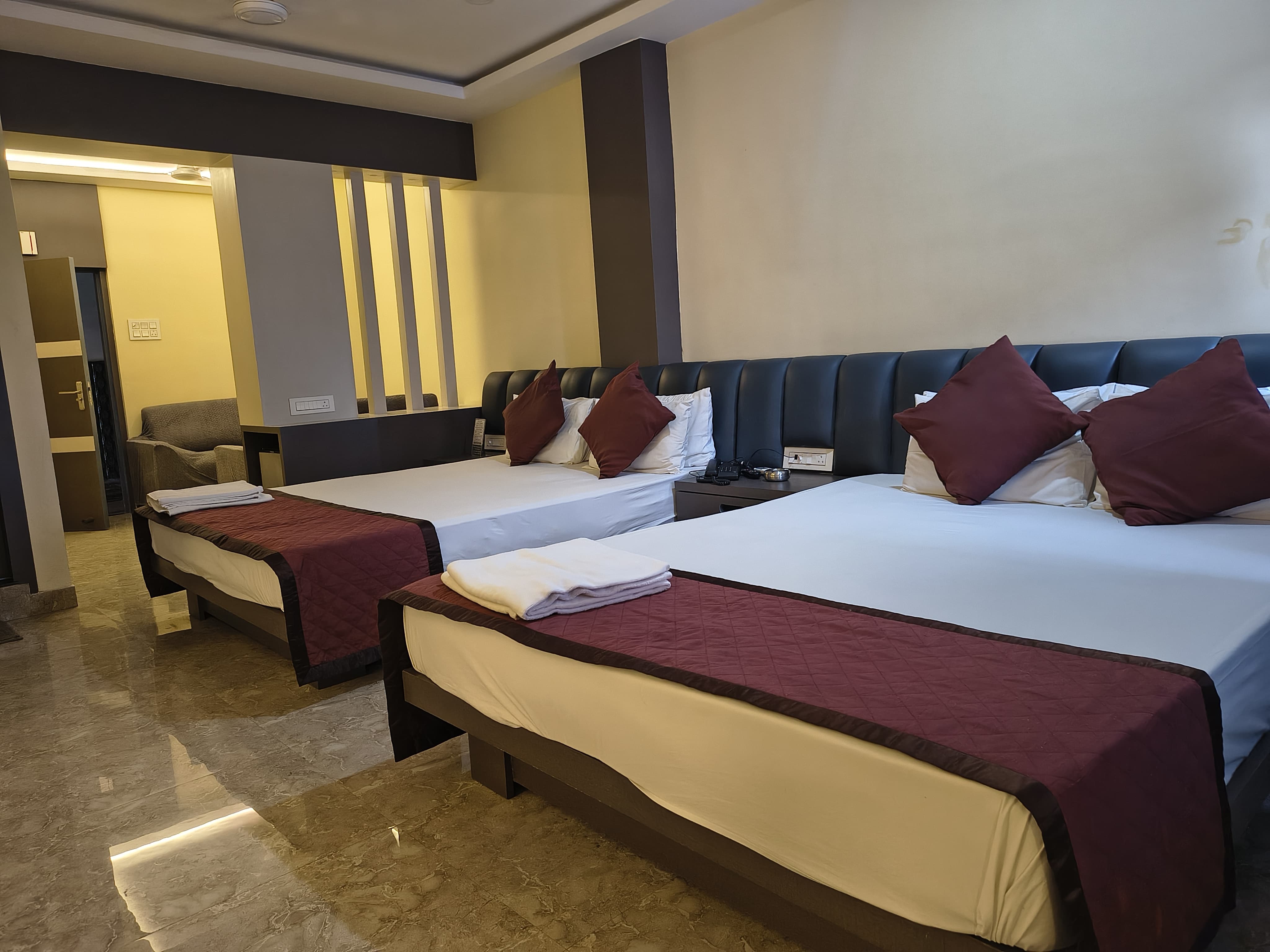 AC Super Deluxe (4 Bedded)